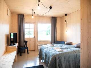 Отели типа «постель и завтрак» Haapala Brewery B&B Вуокатти Двухместный номер Делюкс с 1 кроватью или 2 отдельными кроватями и видом на озеро-1